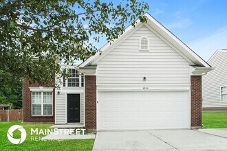 6046 Shining Oak Ln in Charlotte, NC - Building Photo - Building Photo