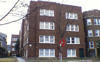 1957-2001 1/2 W Lunt Ave Apartments