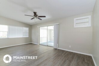 3668 Schwalbe Dr in Sarasota, FL - Foto de edificio - Building Photo