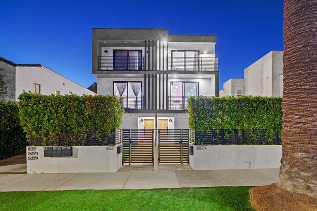 property at 807 N Cherokee Ave