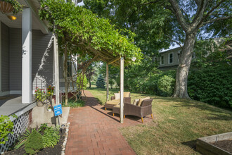 590 River Ave, Unit 2 in Providence, RI - Foto de edificio - Building Photo