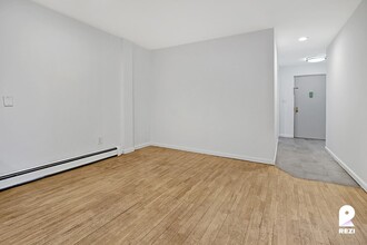 385 Vernon Ave in Brooklyn, NY - Building Photo - Building Photo