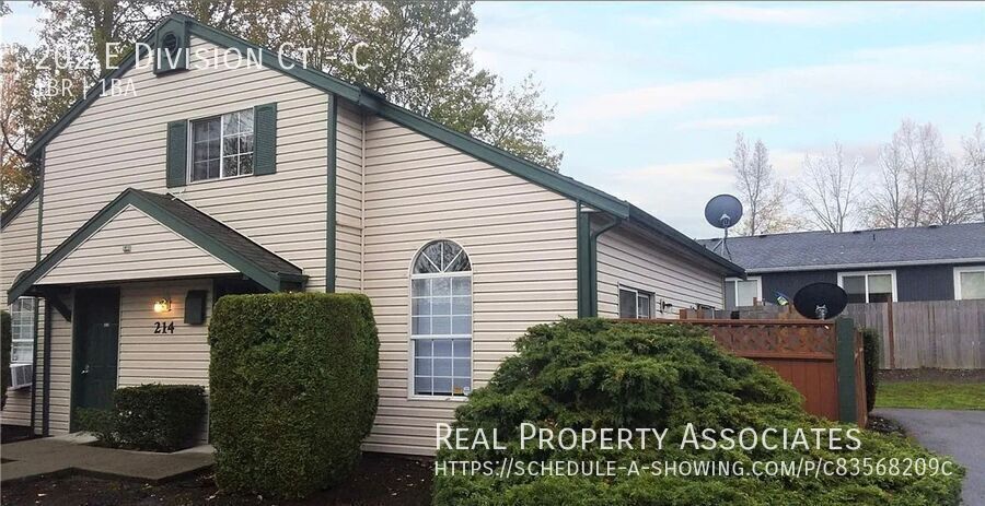 202 E Division Ct in Tacoma, WA - Building Photo