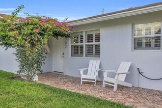 102 Pineview Rd in Jupiter, FL - Building Photo - Building Photo