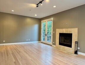 1522 Stonegate Manor in Mount Prospect, IL - Building Photo - Building Photo