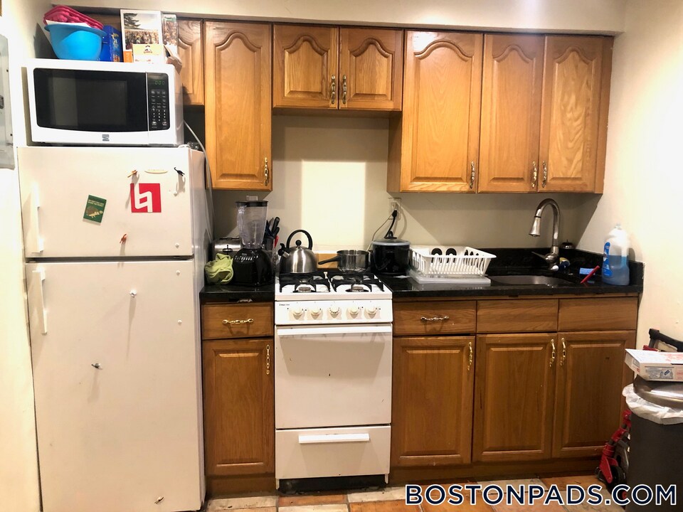 56 Queensberry St in Boston, MA - Building Photo