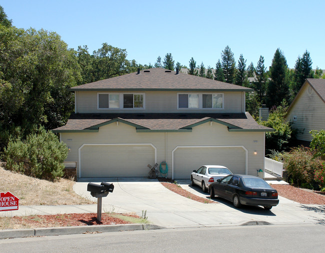 3218 Nielsen Ct in Santa Rosa, CA - Building Photo - Building Photo