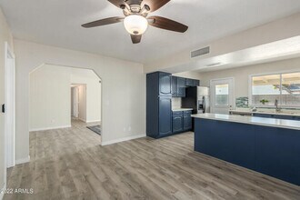 8533 W Golden Ln in Peoria, AZ - Building Photo - Building Photo