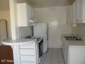 12721 Matteson Ave-Unit -#6 in Los Angeles, CA - Foto de edificio - Building Photo