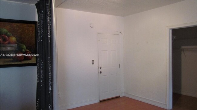 7920 Harding Ave in Miami Beach, FL - Foto de edificio - Building Photo