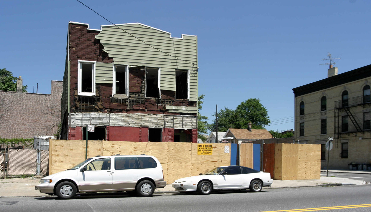 2289-91-95  Pitkin Ave -3 Houses side by side in Brooklyn, NY - Building Photo