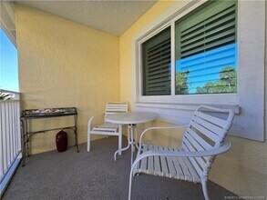 5564 NE Gulfstream Way in Stuart, FL - Building Photo - Building Photo