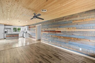 711 Kalmer St in Pasadena, TX - Building Photo - Building Photo