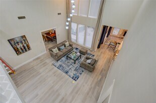 714 Last Arrow Dr in Houston, TX - Building Photo