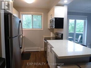 2373 King St E in Hamilton, ON - Building Photo - Building Photo