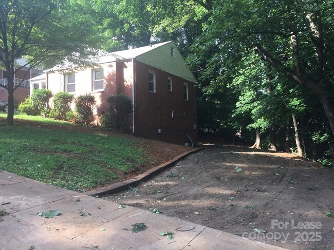 385 Westwood Dr in Statesville, NC - Building Photo - Building Photo