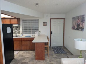 605 Flora St, Unit Apartment in Prescott, AZ - Foto de edificio - Building Photo