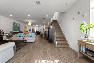 10263 NW 66th St in Doral, FL - Building Photo - Building Photo