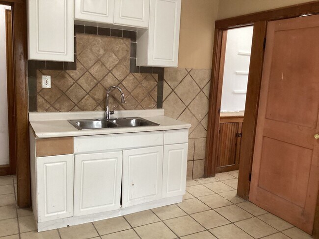 3175-3177-3177 N 35th St in Milwaukee, WI - Building Photo - Building Photo