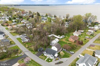 6117 Riverview Dr in King George, VA - Foto de edificio - Building Photo