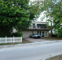 505 SE 21st St Apartments