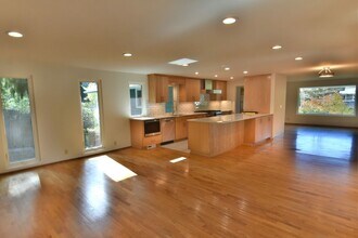 22805 66th Ave W in Mountlake Terrace, WA - Building Photo - Building Photo