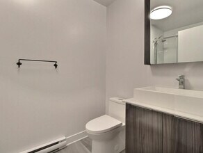 2108 Boul. Saint-Laurent in Montréal, QC - Building Photo - Building Photo