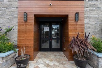 330 Salem St in Glendale, CA - Building Photo - Building Photo