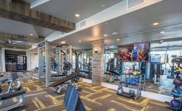 165 Cambridgepark Dr in Cambridge, MA - Foto de edificio - Building Photo