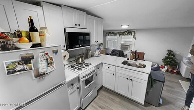 4 Via Ripa Wy in Sea Bright, NJ - Building Photo - Building Photo