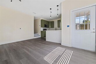 8303 N 11th St in Tampa, FL - Foto de edificio - Building Photo