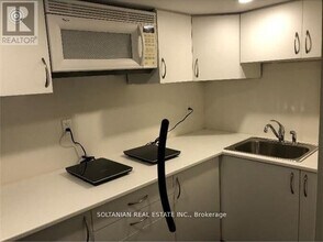 106 Puccini Dr in Richmond Hill, ON - Building Photo - Building Photo