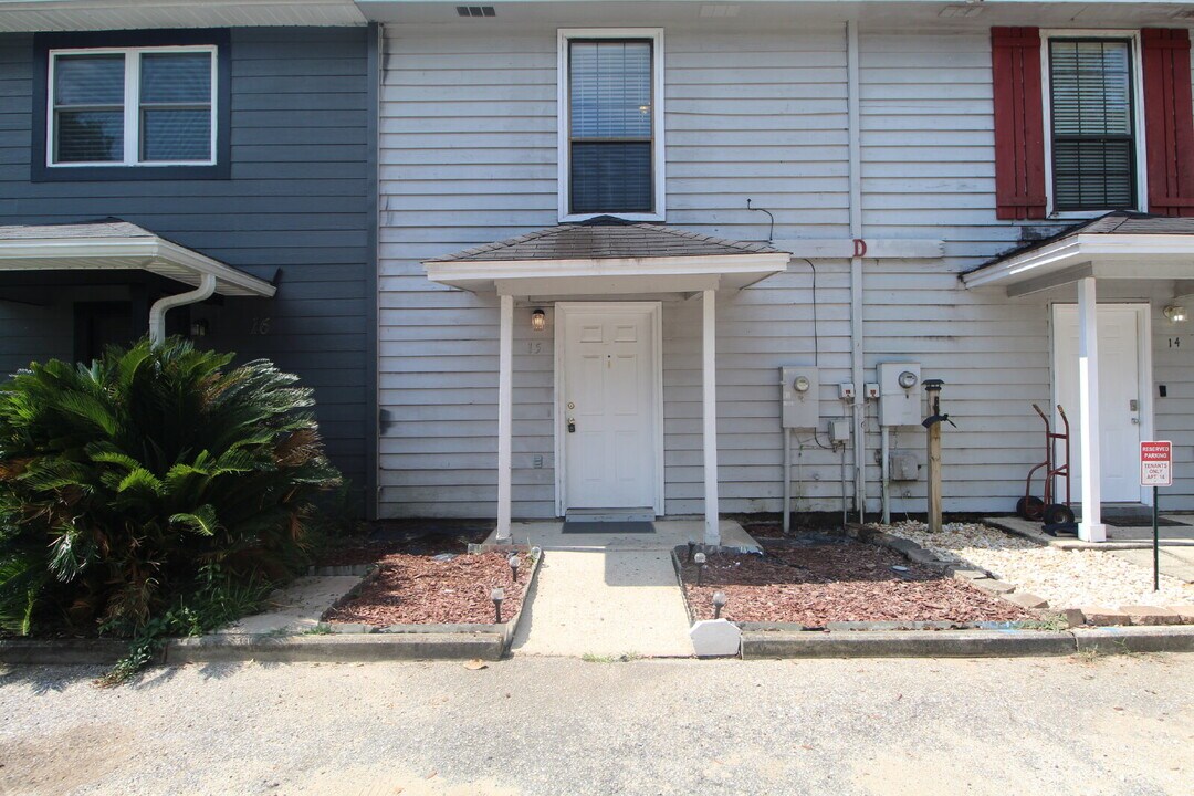 7022 Chapel St-Unit -15 in Pensacola, FL - Building Photo