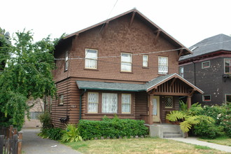 2916-2918 Hillegas Ave in Berkeley, CA - Building Photo - Building Photo