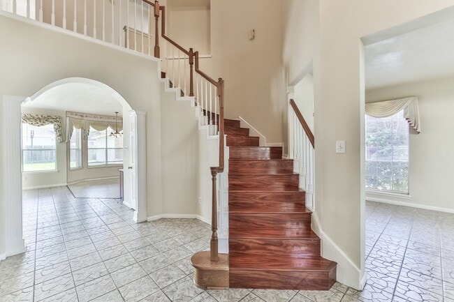 8811 Earnestwood Dr in Houston, TX - Building Photo - Building Photo