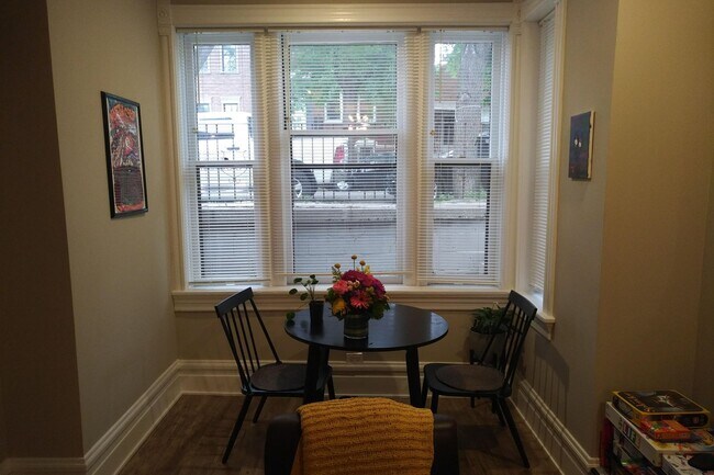 2041 W McLean Ave in Chicago, IL - Building Photo - Building Photo