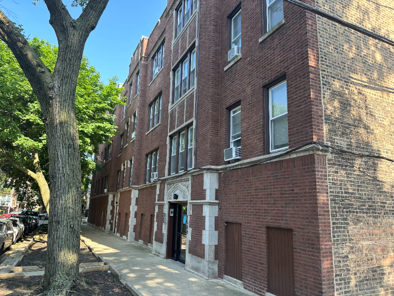 1507 W Schreiber Ave in Chicago, IL - Building Photo