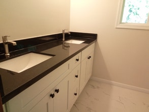 18830 61st Pl NE in Kenmore, WA - Building Photo - Building Photo