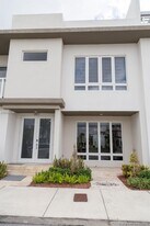 10229 NW 74th Ter, Unit 201 in Doral, FL - Building Photo