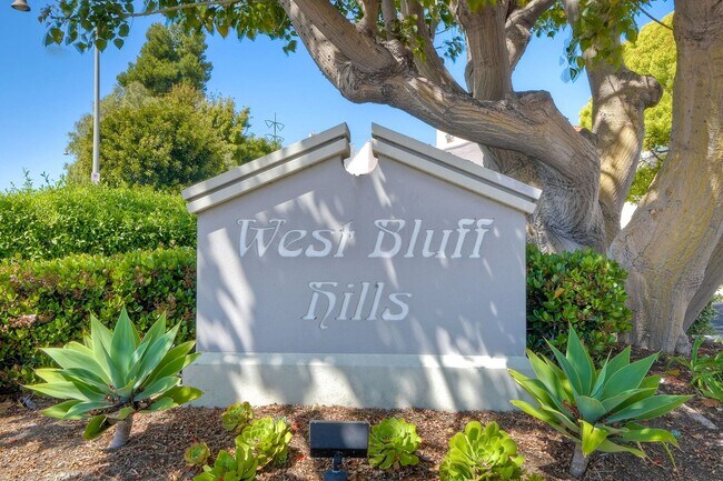 1951 Swallow Ln in Carlsbad, CA - Building Photo - Building Photo