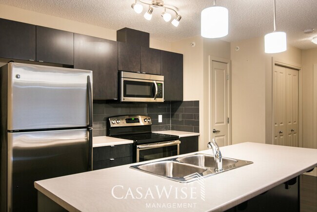 340-340 Windermere Rd NW in Edmonton, AB - Building Photo - Building Photo