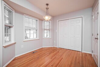 305 Occidental Dr in Holly Springs, NC - Foto de edificio - Building Photo