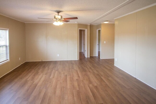 9289 E River Dr in Navarre, FL - Building Photo - Building Photo