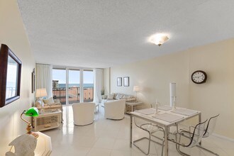 3540 S Ocean Blvd-Unit -805 in South Palm Beach, FL - Foto de edificio - Building Photo