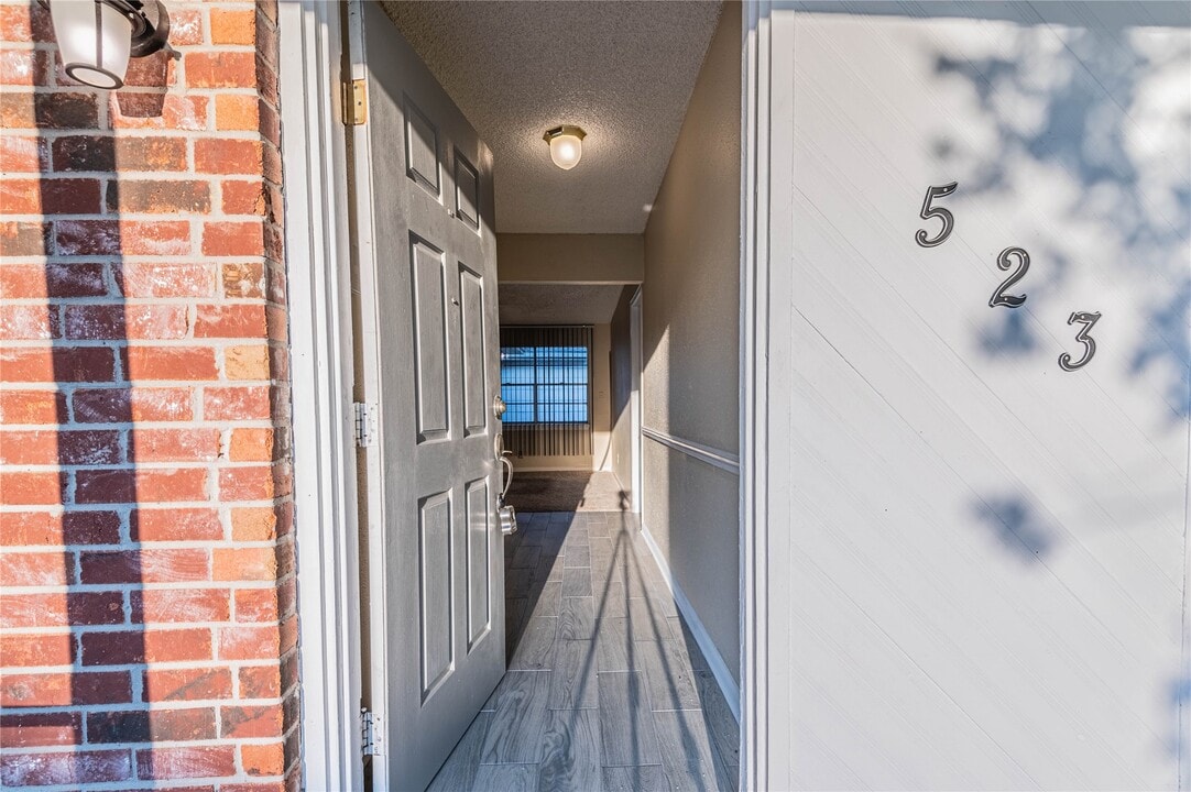 523 International Village Dr in Humble, TX - Foto de edificio