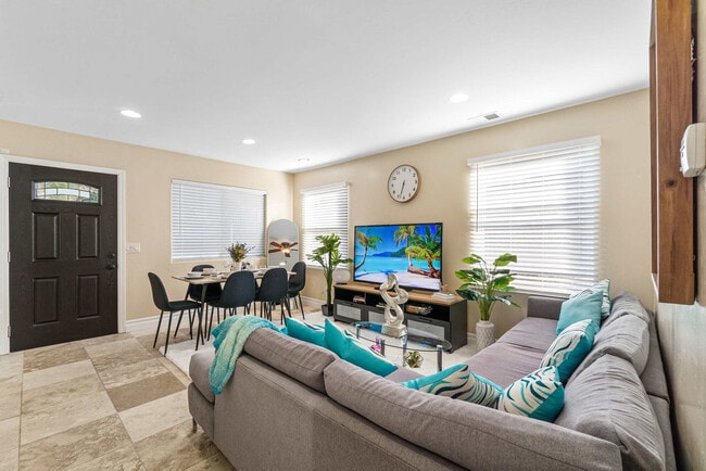 6090 Rock St, Unit SI ID1465012P in San Diego, CA - Building Photo - Building Photo