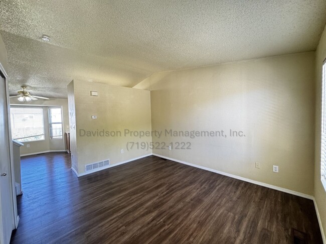 1743 S Canoe Creek Dr in Colorado Springs, CO - Building Photo - Building Photo
