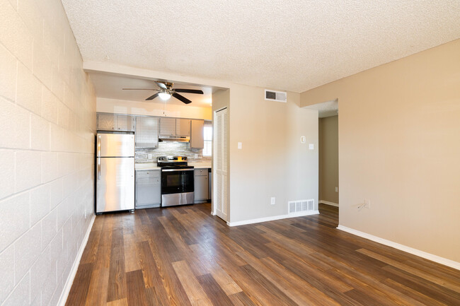 Dos Santos Apartments in El Paso, TX - Foto de edificio - Interior Photo