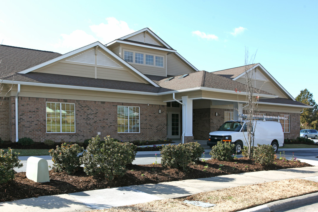 Claremont Courts in Greensboro, NC - Building Photo