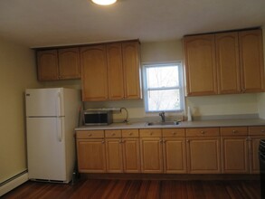 70 Valley St, Unit #3 in Wakefield, MA - Building Photo - Building Photo